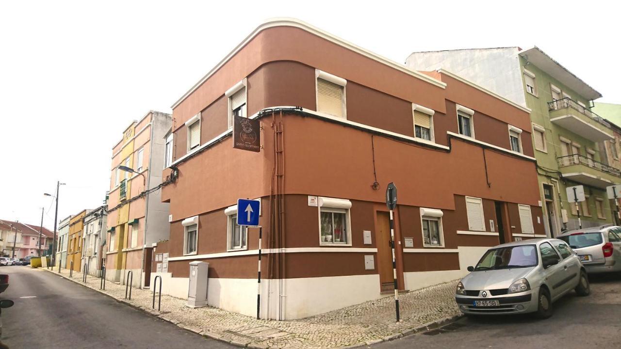 Afonso Galo Guest Apartments I Almada Exterior photo